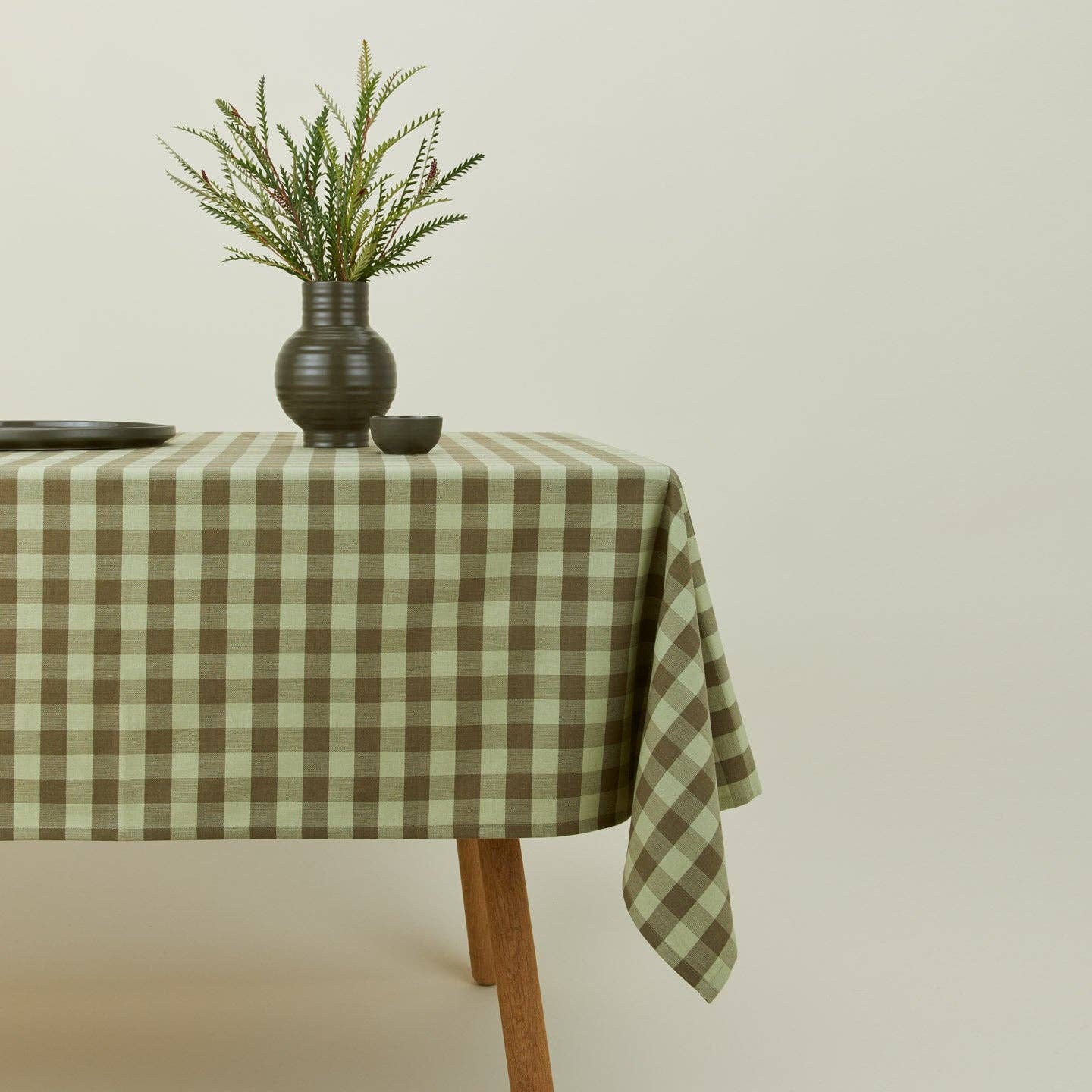 Hawkins New York - Wholesale Tablecloth - ESSENTIAL GINGHAM TABLECLOTH6