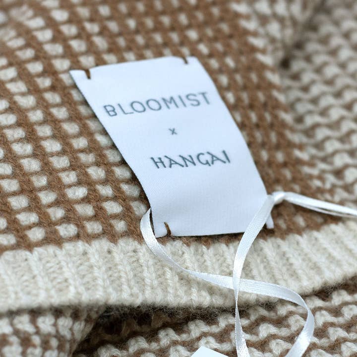 Bloomist - Wholesale Throw Blanket - Linen and Cognac Waffle Knit Cashmere Throw