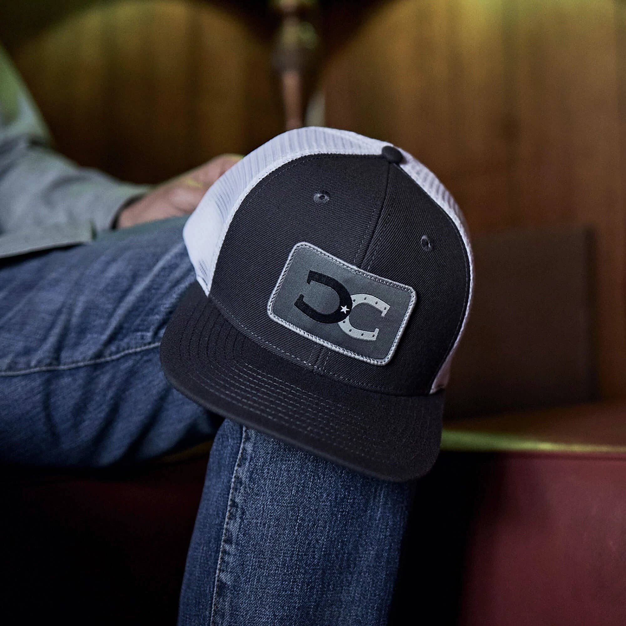 Cowboy Cool – Engroshandel Trucker hat - Unisex – Flad Bill Branding Iron Hat2