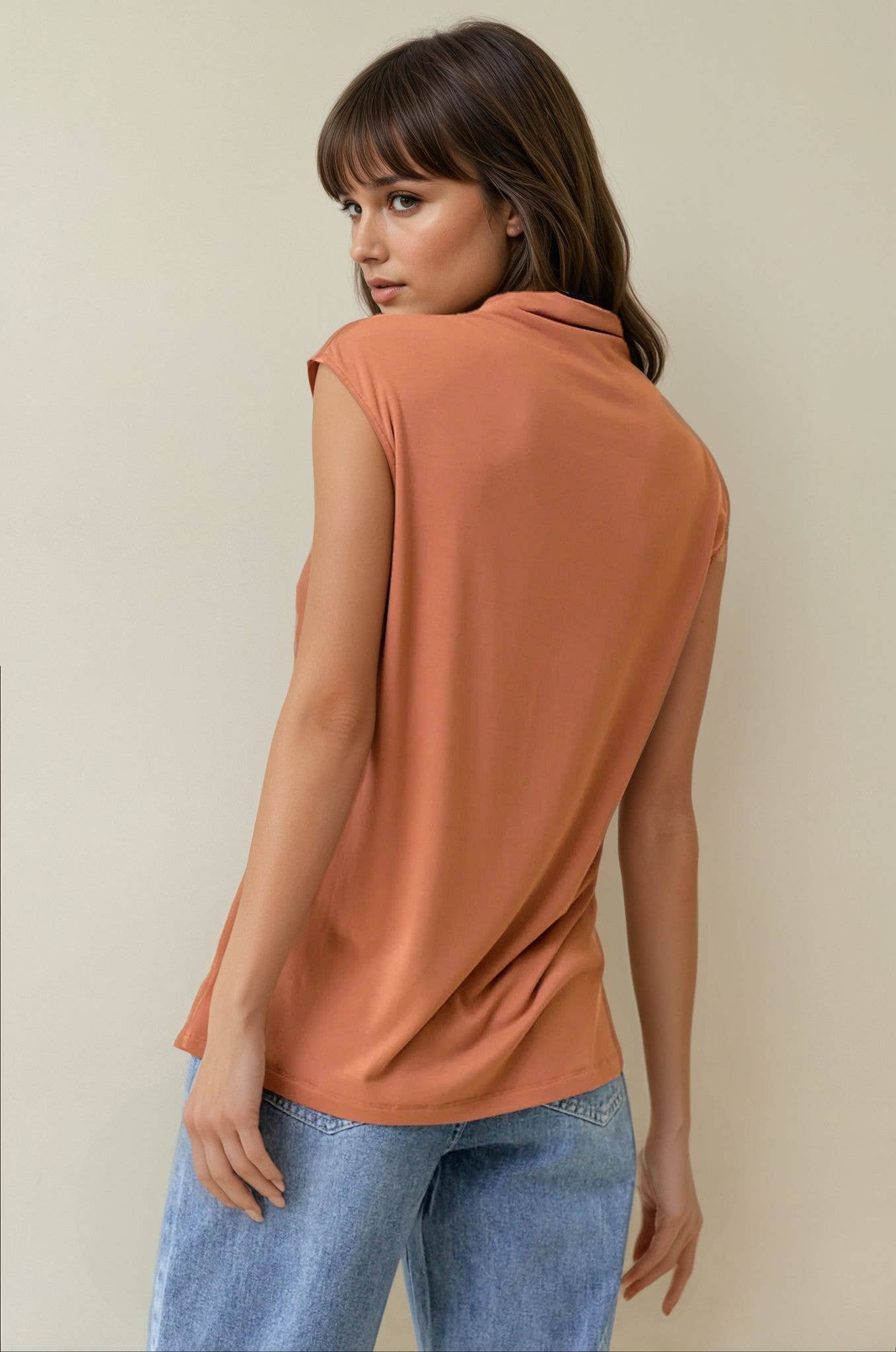 Doe and Rae – Engroshandel Strikket top - Dame – HØJHALSET DROP SKULDER STRIK TOP - 43190T9