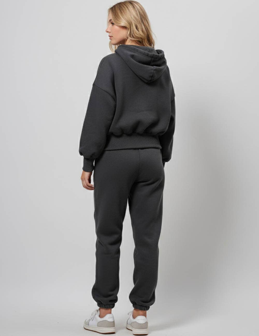 Sweetkama - Venta al por mayor Sudadera con capucha - Mujer - Conjunto diario de sudadera con capucha y pantalón para mujer en color sólido2