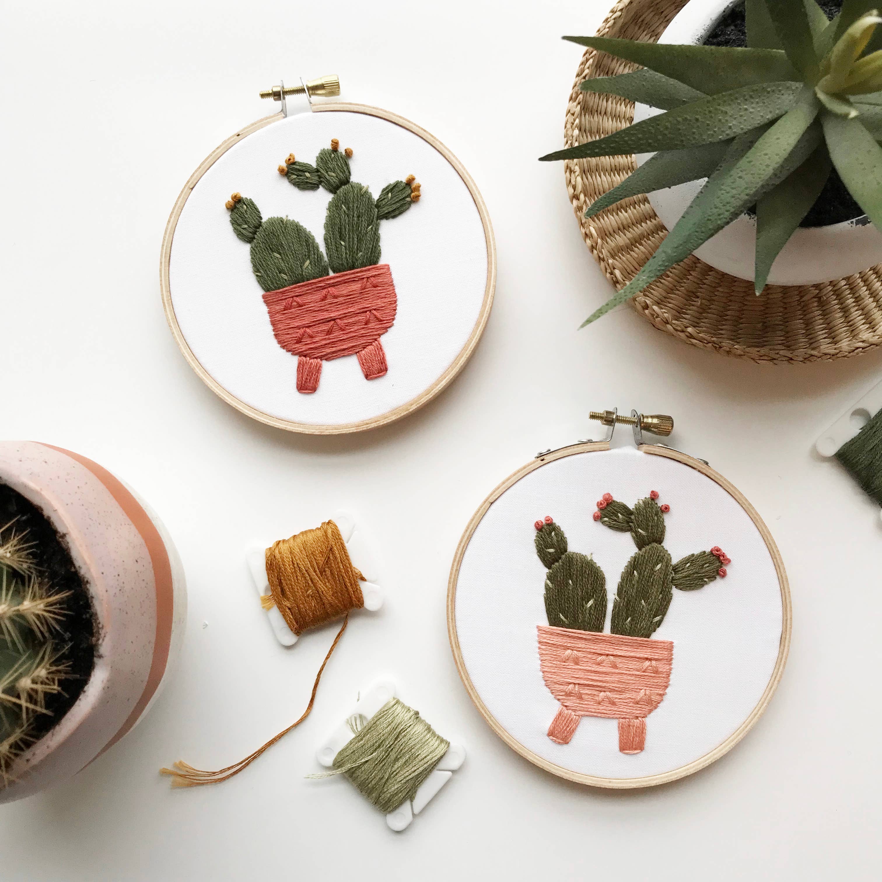 Urbann Nest – wholesale Embroidery/cross-stitch supplies – Cactus Embroidery Kit1