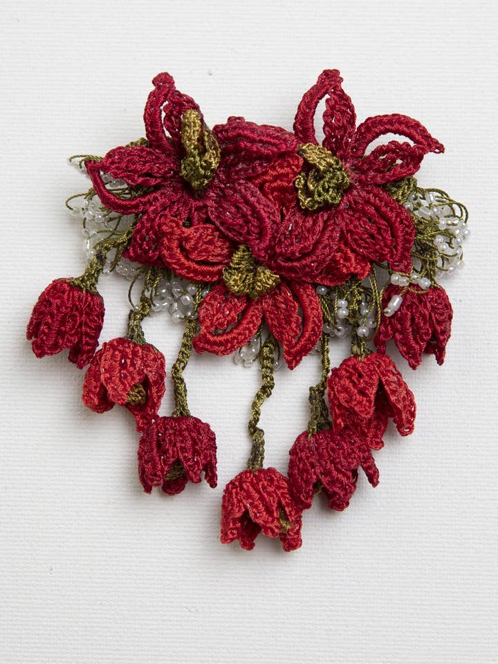 Brooch Star - Red for wholesale by Meredith Strauss