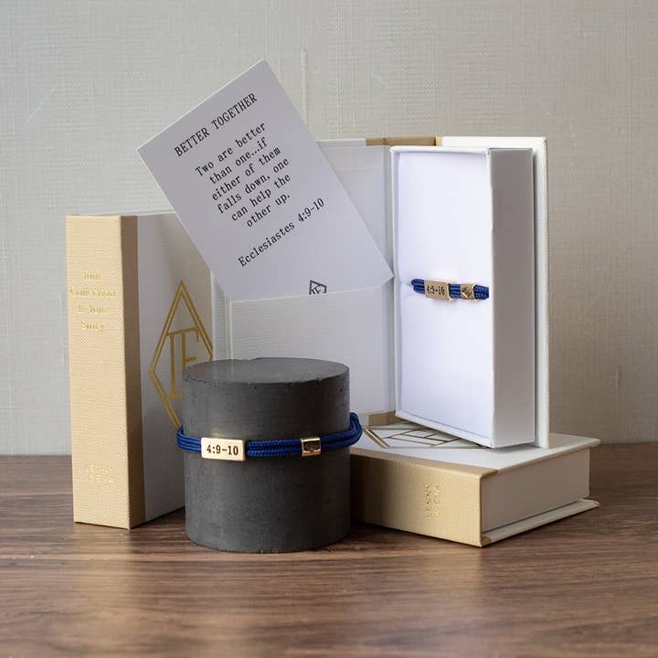 Bracelet Cordon Sentiment-Écclésiaste 4: 9-10 pour la vente par Lenny & Eva