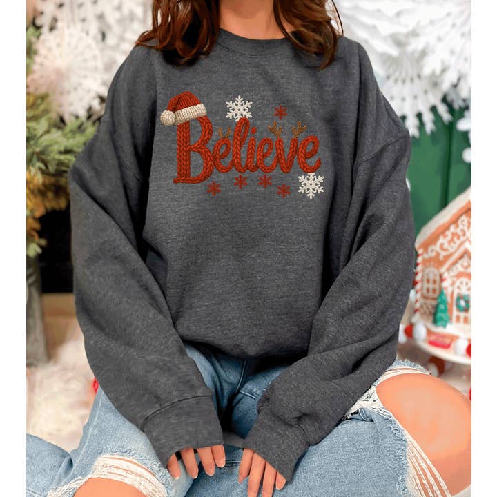 A Blessed Texas Mess Boutique - Wholesale Graphic Sweatshirt - Women's - Christmas Believe Realistic faux yarn Viral Gift Sweatshirt2