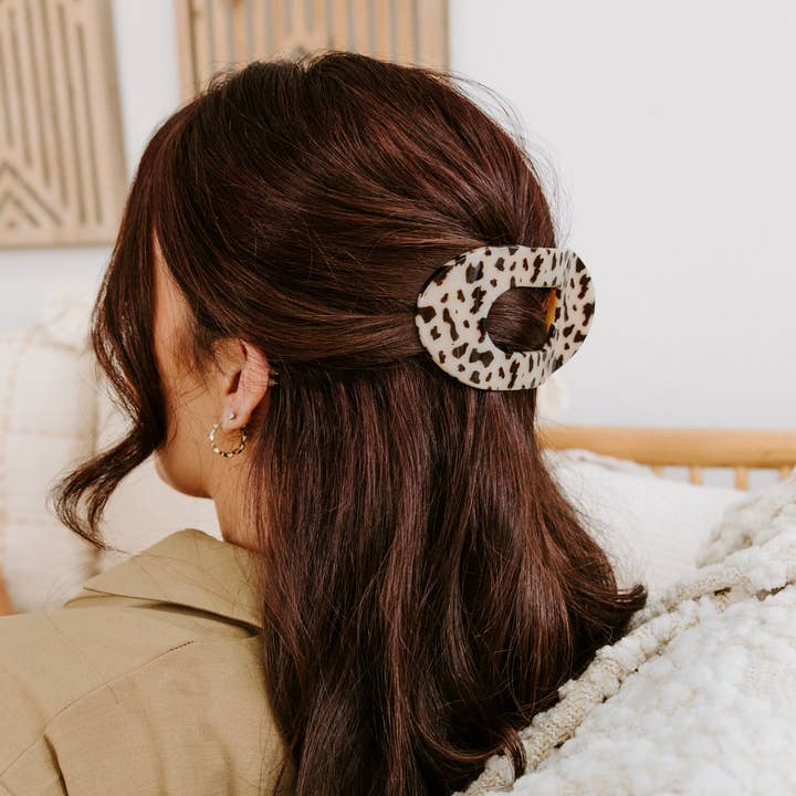 TELETIES - Wholesale Hair Clip - Women's - Round Flat Hair Clip | Large | Blonde Tortoise