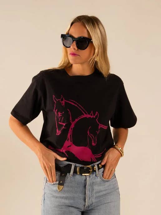 Maglietta Marlie Horse Play (nera) per la vendita all'ingrosso da parte di Care Tucker