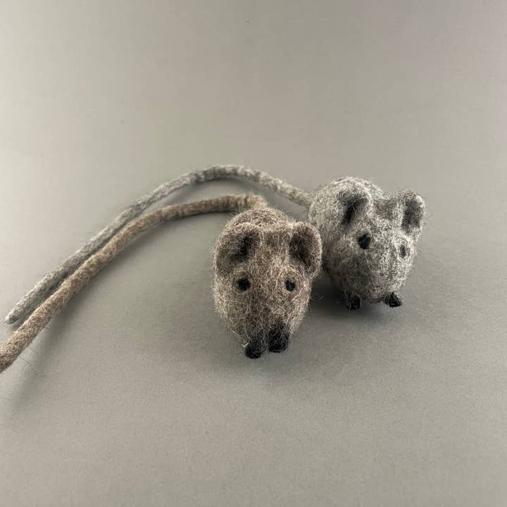 Pawsome Pet Toys - Wholesale Pet Toy - Cat - Handmade cat mouse, soft felted kitten toy, choose color
