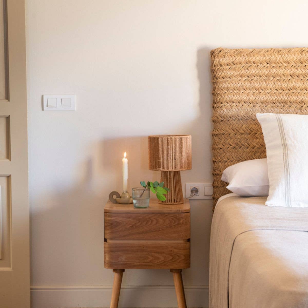 Andrea House - Wholesale Accent/Desk Lamp - Natural fiber bedside lamp1