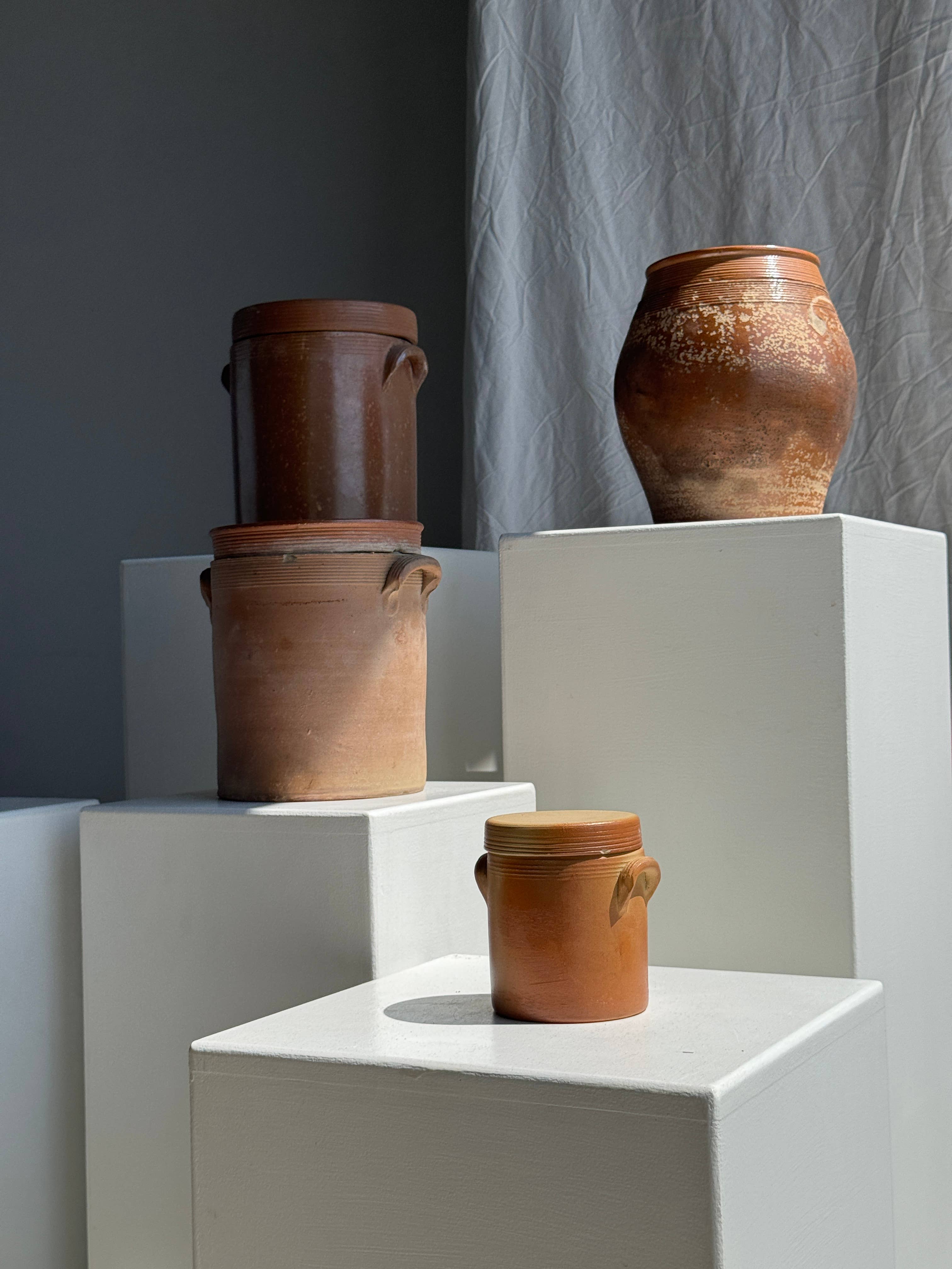 Office Objets – Großhandel Blumentopf – Großer ovaler Steinguttopf mit Deckel H2415