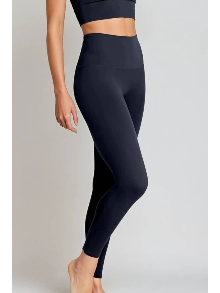 Elevate All Day Ultra High Waist 7/8 Legging Midnight for wholesale on Faire2