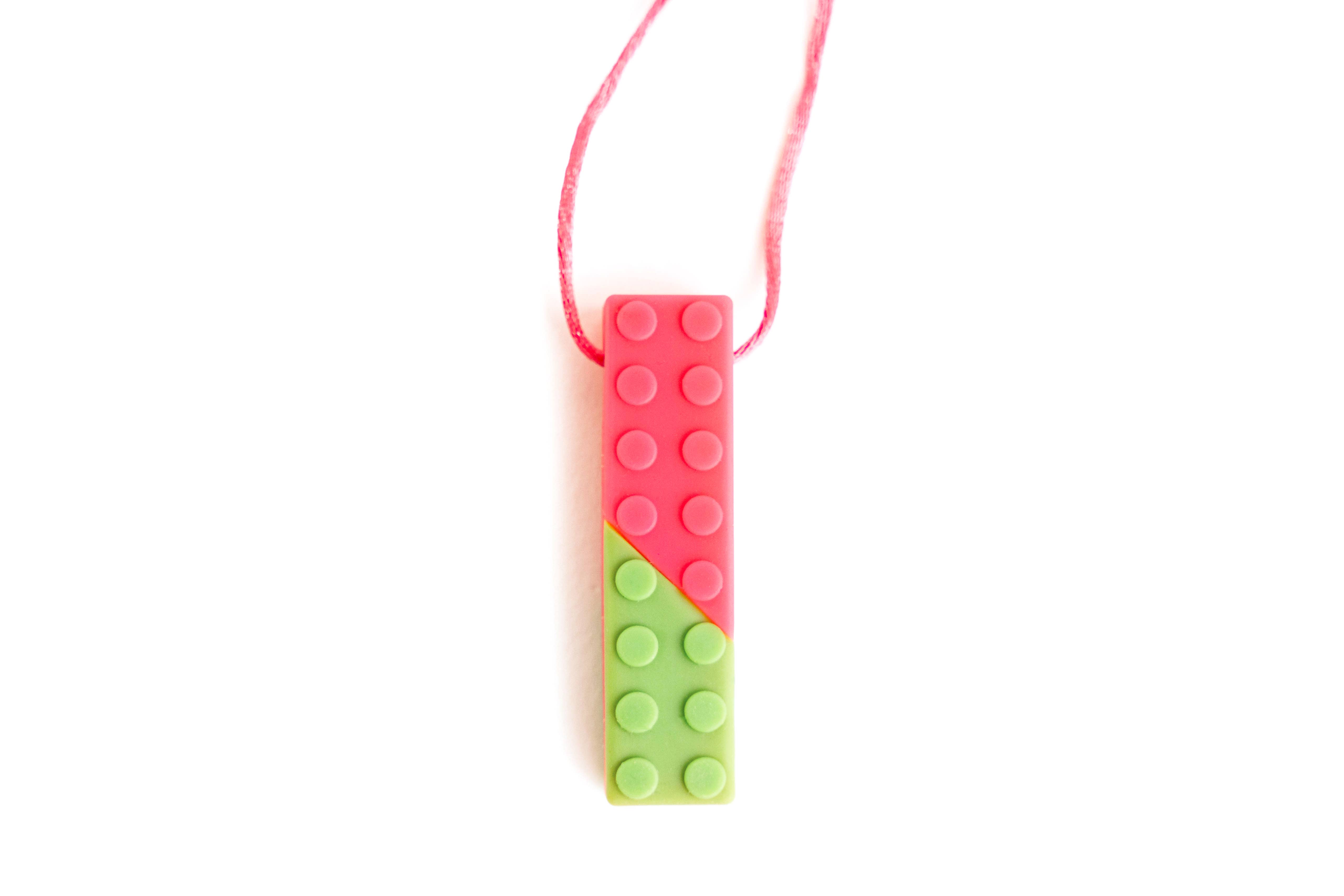 Autistic and Loved - Vente Collier – enfant - Pendentif Bloc Couleur Autistic & Loved2