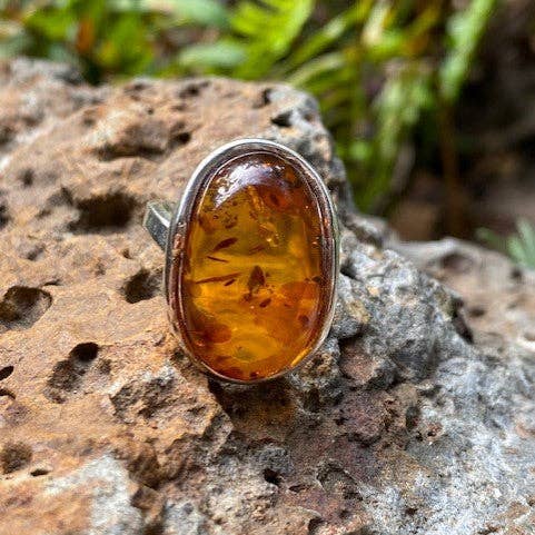 Cognacfarbener Bernsteinring für den Großhandel von Amber House