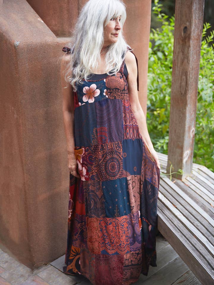 Robe longue en patchwork pour la vente par Zig Zag Asian Collection