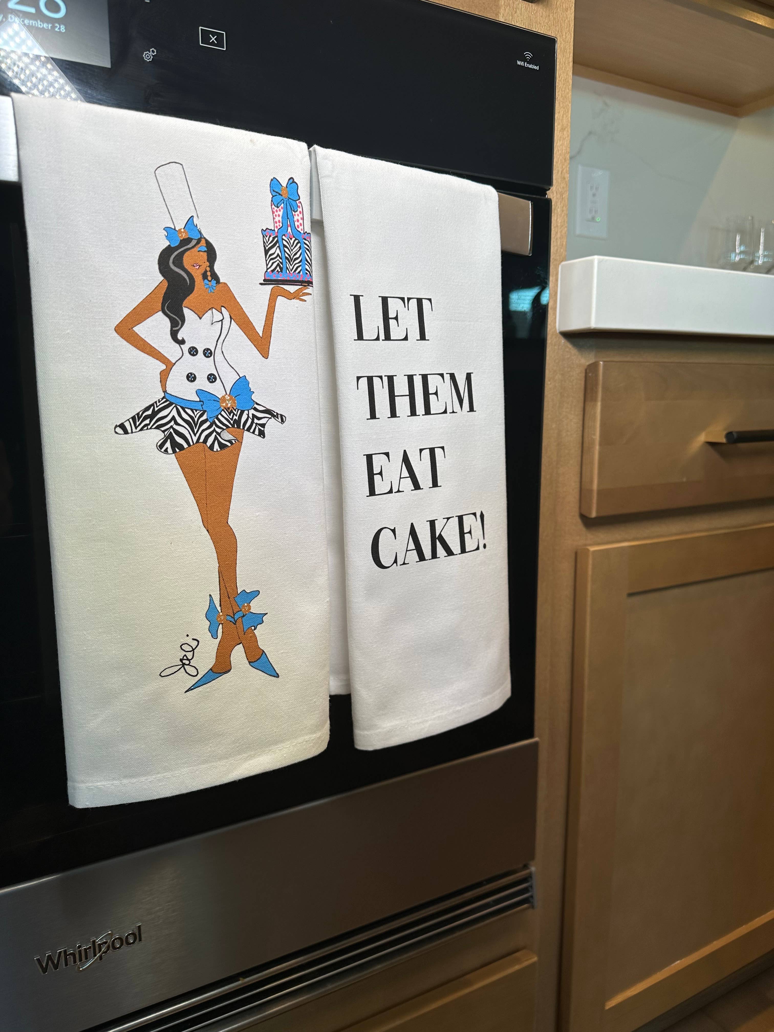 By Jodi LLC – wholesale Kökshandduk – Let Them Eat Cake BLUE kökshandduksuppsättning med 2, kökstillbehör1