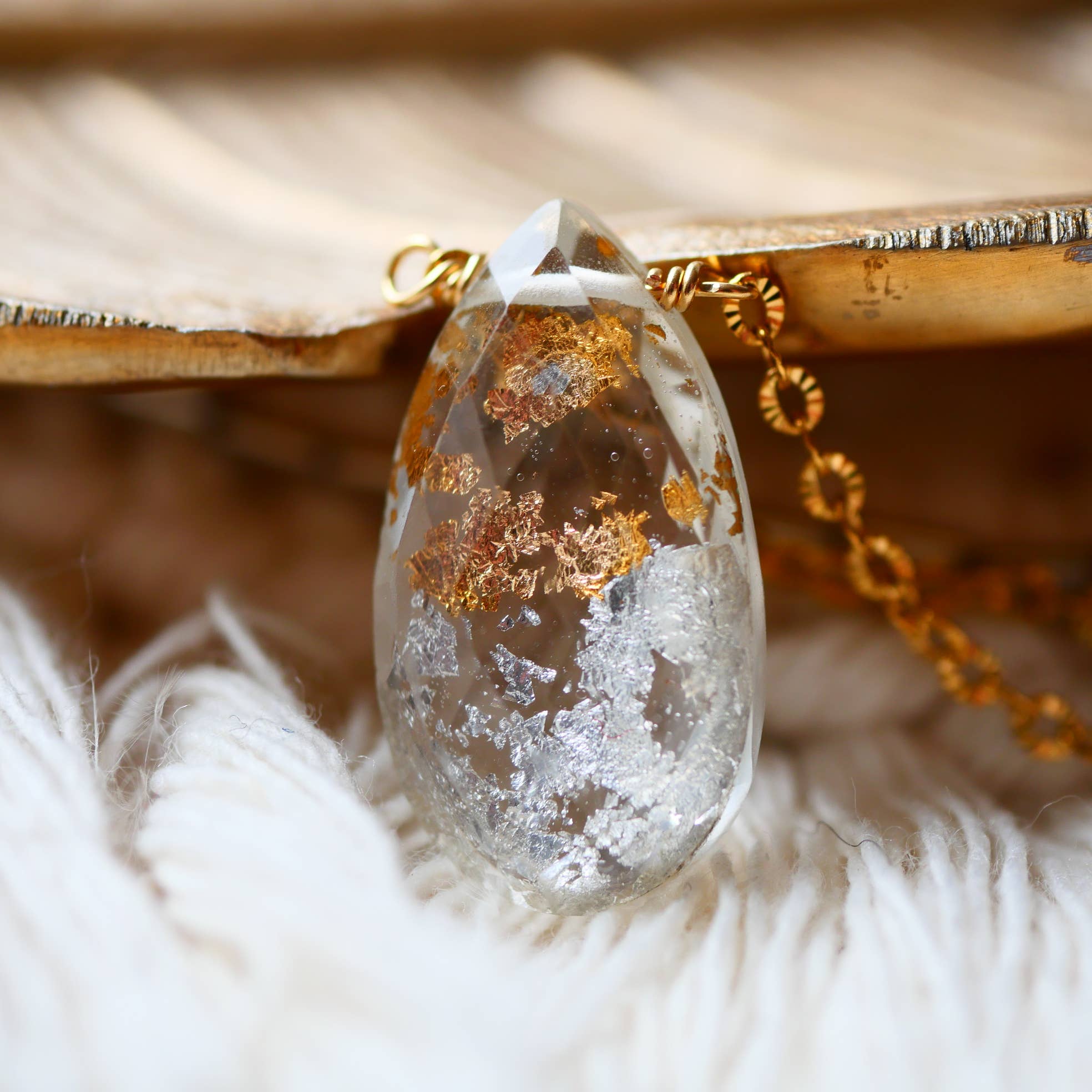 GINANDGER - Wholesale Pendant/Charm Necklace - UTTHAAN Necklace Natural quartz crystal (Gold foil crystal)3