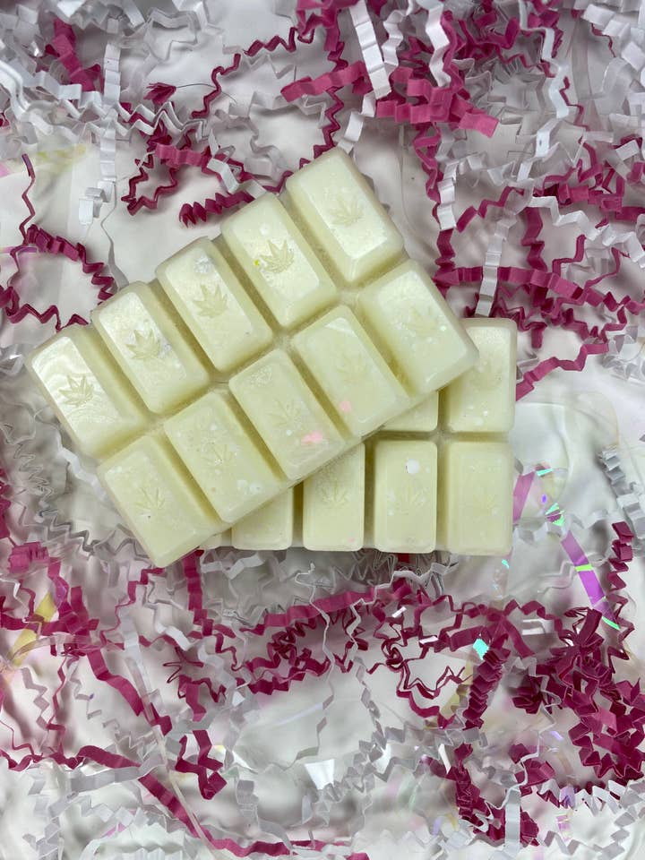 Vanilla Kush Snap Bars for wholesale by Loud Candle Company