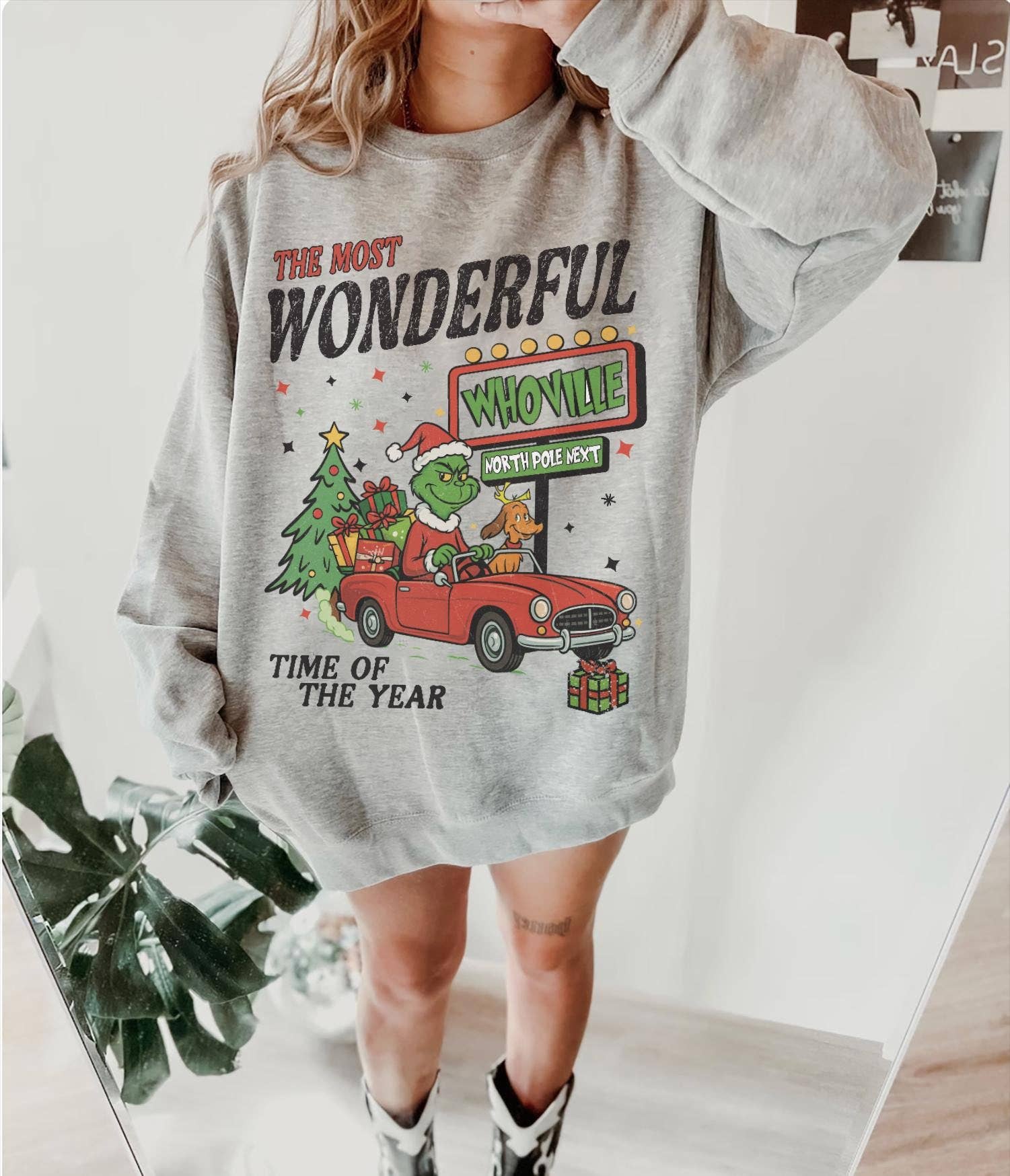 TheKingShirt - Wholesale Graphic Sweatshirt - Women's - Vintage Grinch Christmas Sweater - Universal Vacation0