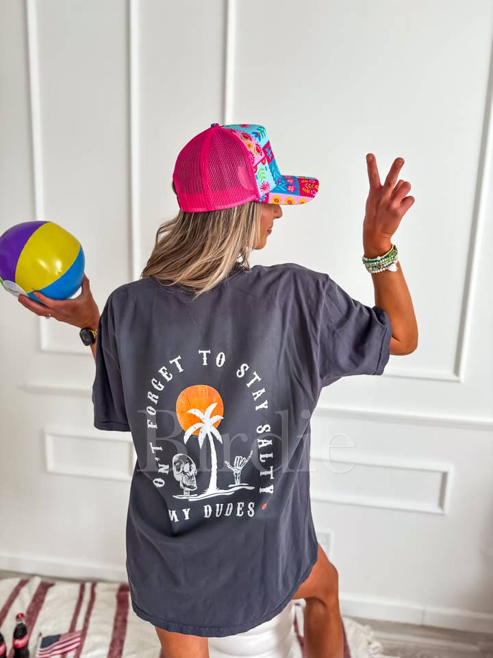 Glöm inte att förbli saltig grafisk t-shirt på grafit för wholesale av birdie