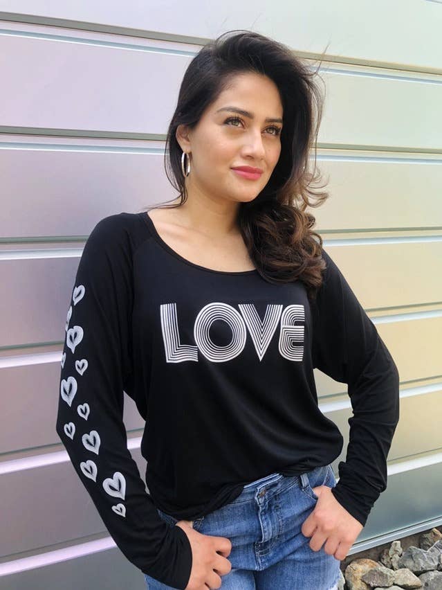 Love Retro L/s Tee con cuori retrò sul braccio (nero) per la vendita all'ingrosso da parte di Bird & Vine