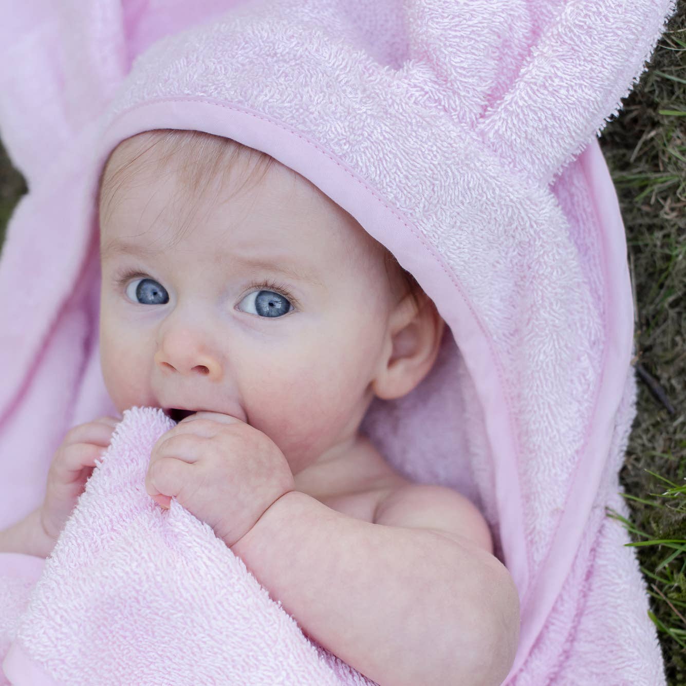Summerville organic - Wholesale Hooded towel – Child & baby - Organic Hooded Baby Towel Rabbit Pink2