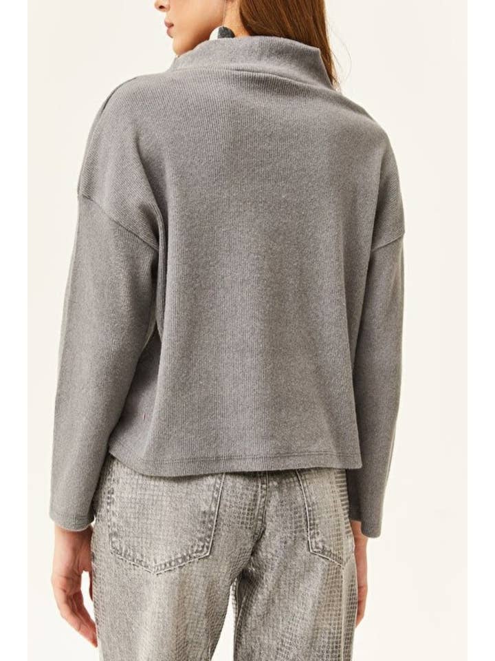 Hoxton Gal – wholesale Knitted jumper – Women′s – Zip-Up High Neck Brushed Sweater11