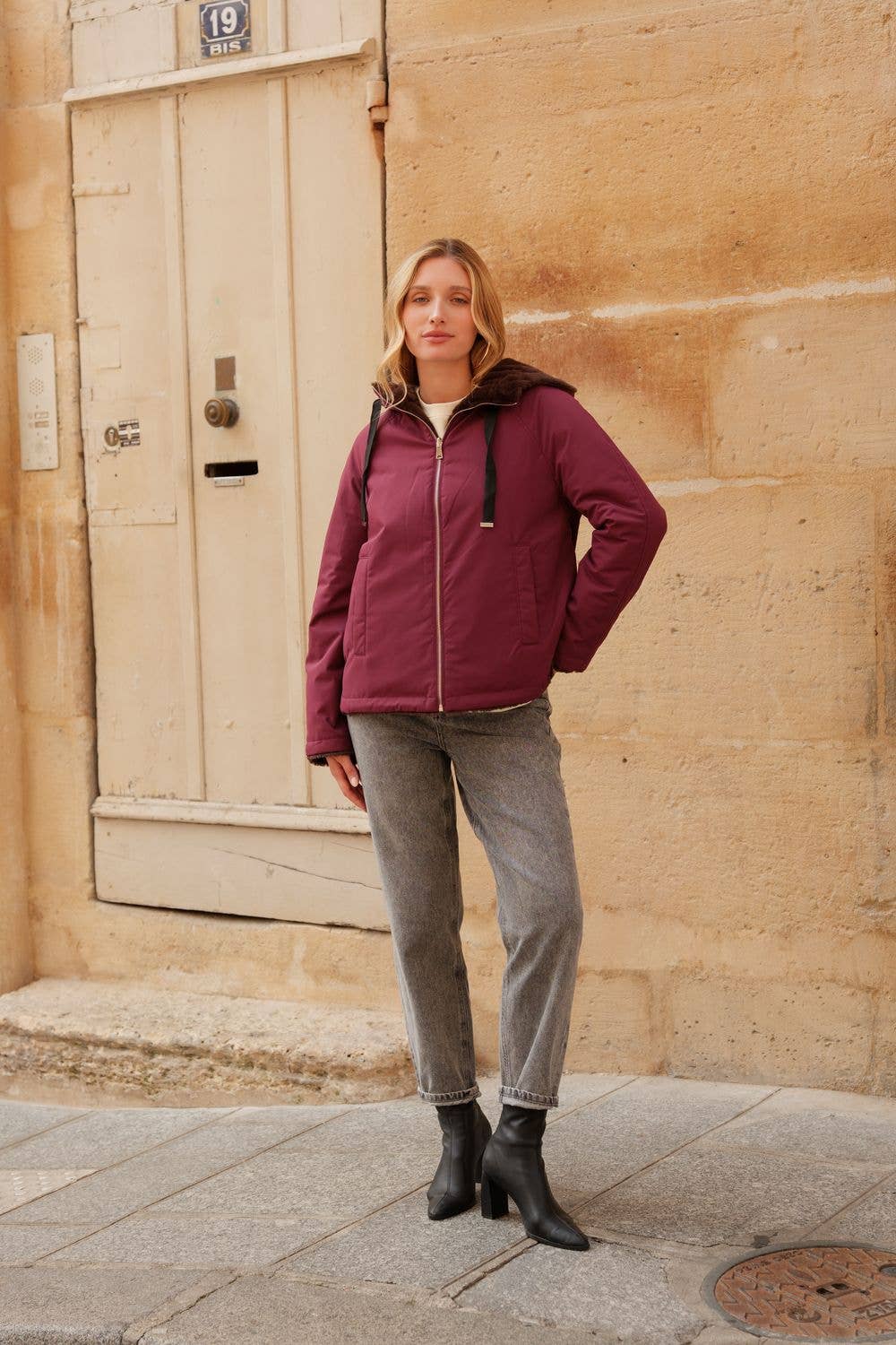 Attrait Paris - Wholesale Parka - Women's - Short hooded parka, reversible fur3