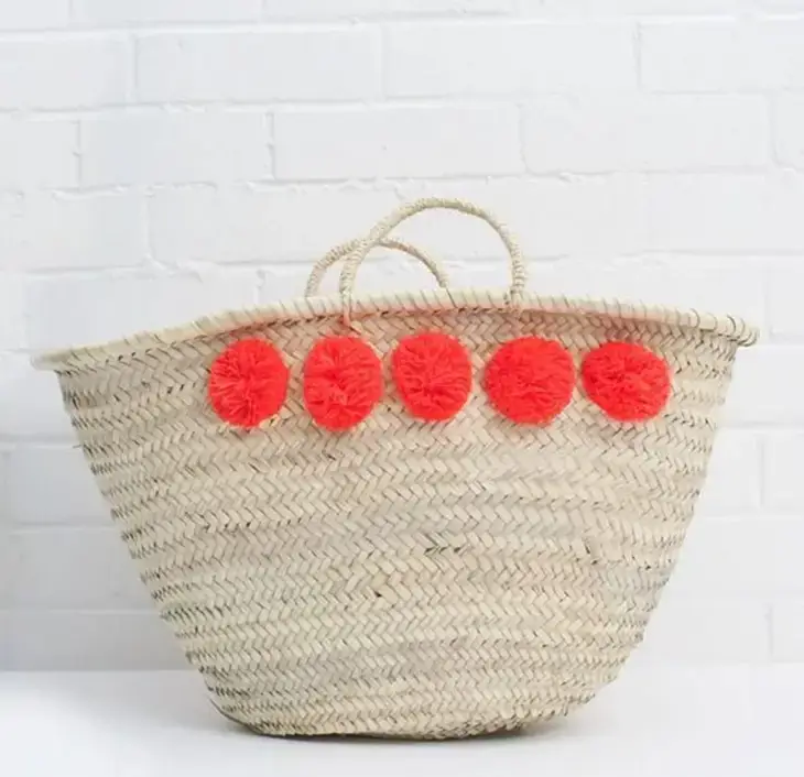 HandmadeBestSeller - Wholesale Strandtas - French Market Basket, rieten zak met pompons4