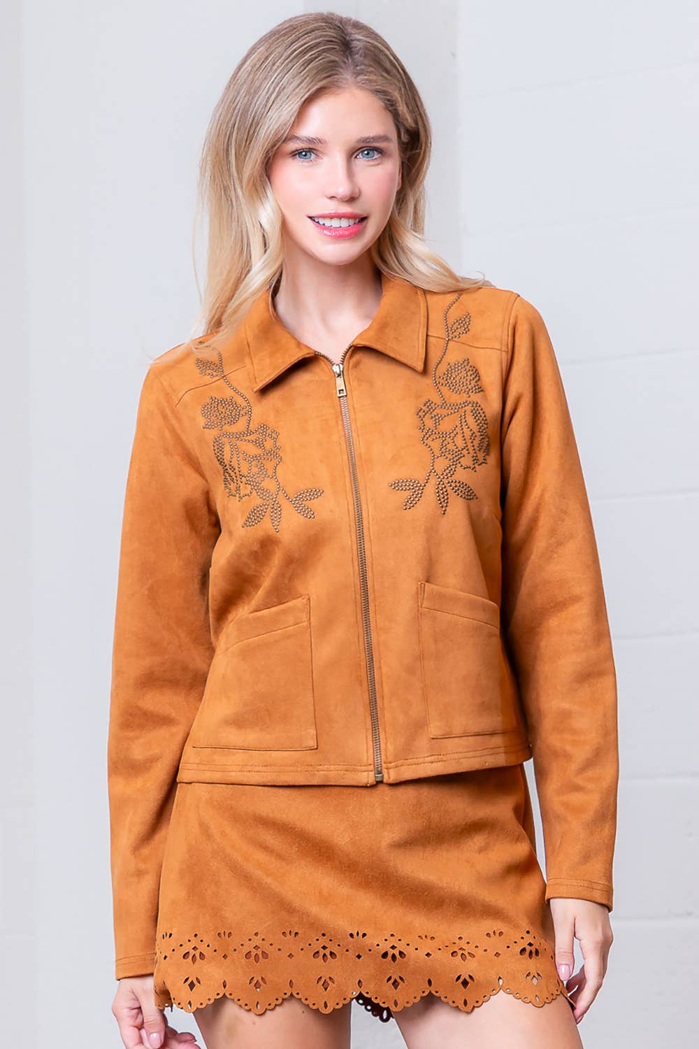 SENAPE Giacca in pelle scamosciata ricamata e borchiata HJ75269T. in vendita all'ingrosso su Faire4