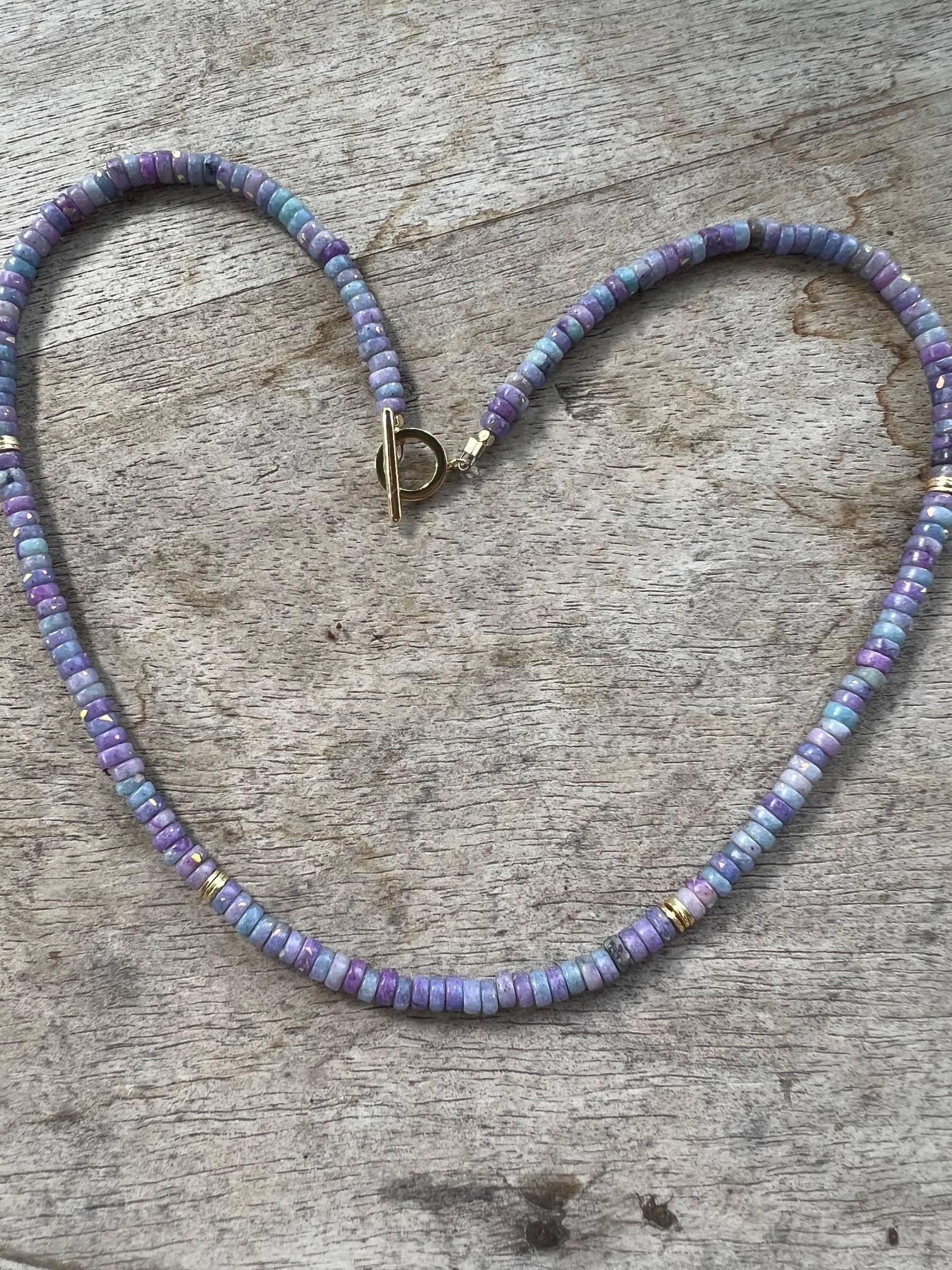 Sonya Renee Jewelry - Vente Collier de perles - Collier Minnie - Perles de Dolomite avec Inflexions Dorées3