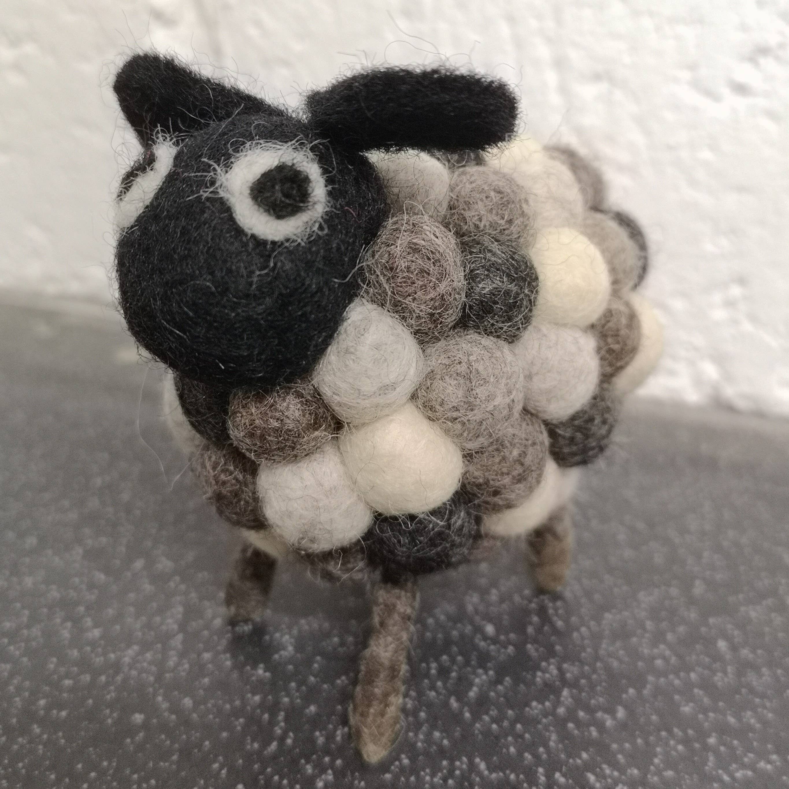Cool Trade Winds – wholesale Decorative tabletop object – Felted PomPom Sheep6