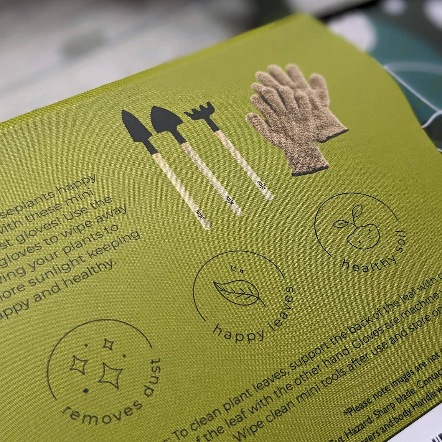 Robert Frederick Ltd - Wholesale Garden Tool - Saje House Plant Care Kit - Leaf Dust Gloves and Mini Tools - Keep Indoor Plants Healthy5