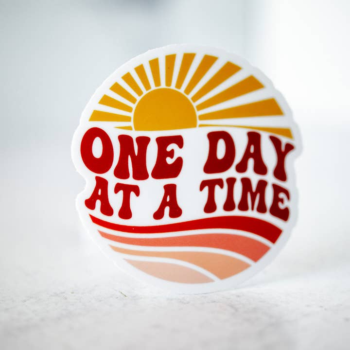 Savannah and James Co - Vente Autocollant - Autocollant en vinyle, un jour à la fois, 3 x 3 po2