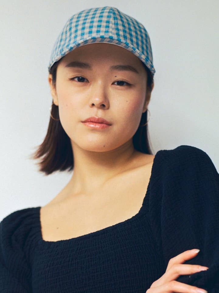 Linnen pet met gingham - blauw voor wholesale door LeTovah