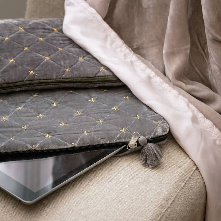 Her Shed Home Linens - Wholesale Make-up/cosmetic bag - Silk Velvet Makeup Bag1