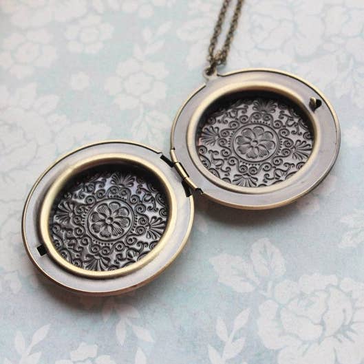 A Pocket of Posies - Wholesale Locket Necklace - Queen Annes Lace Floral Locket Necklace - Teal/Ivory2