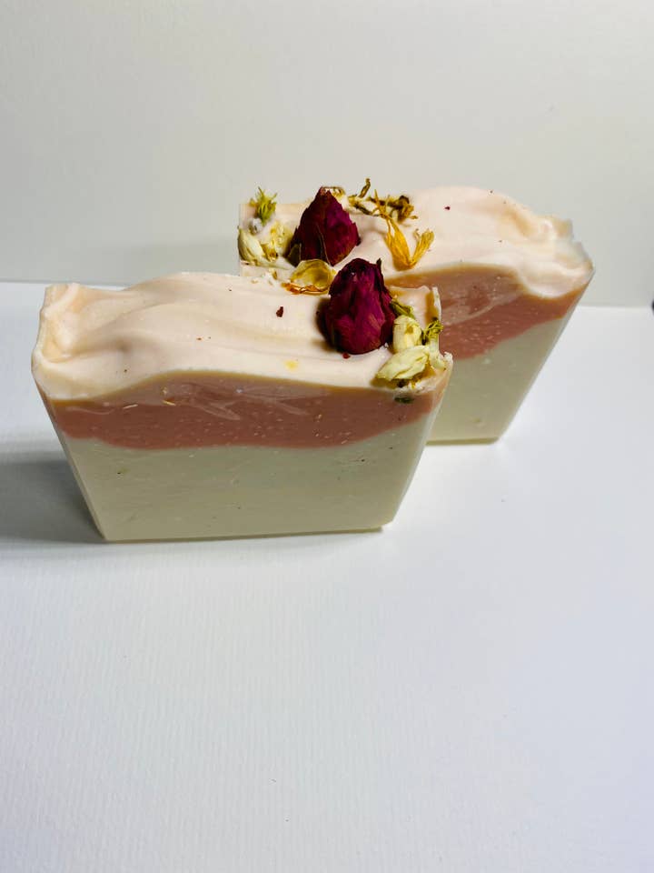 Les roses sont rouges pour la vente par BHT Natures Beauty