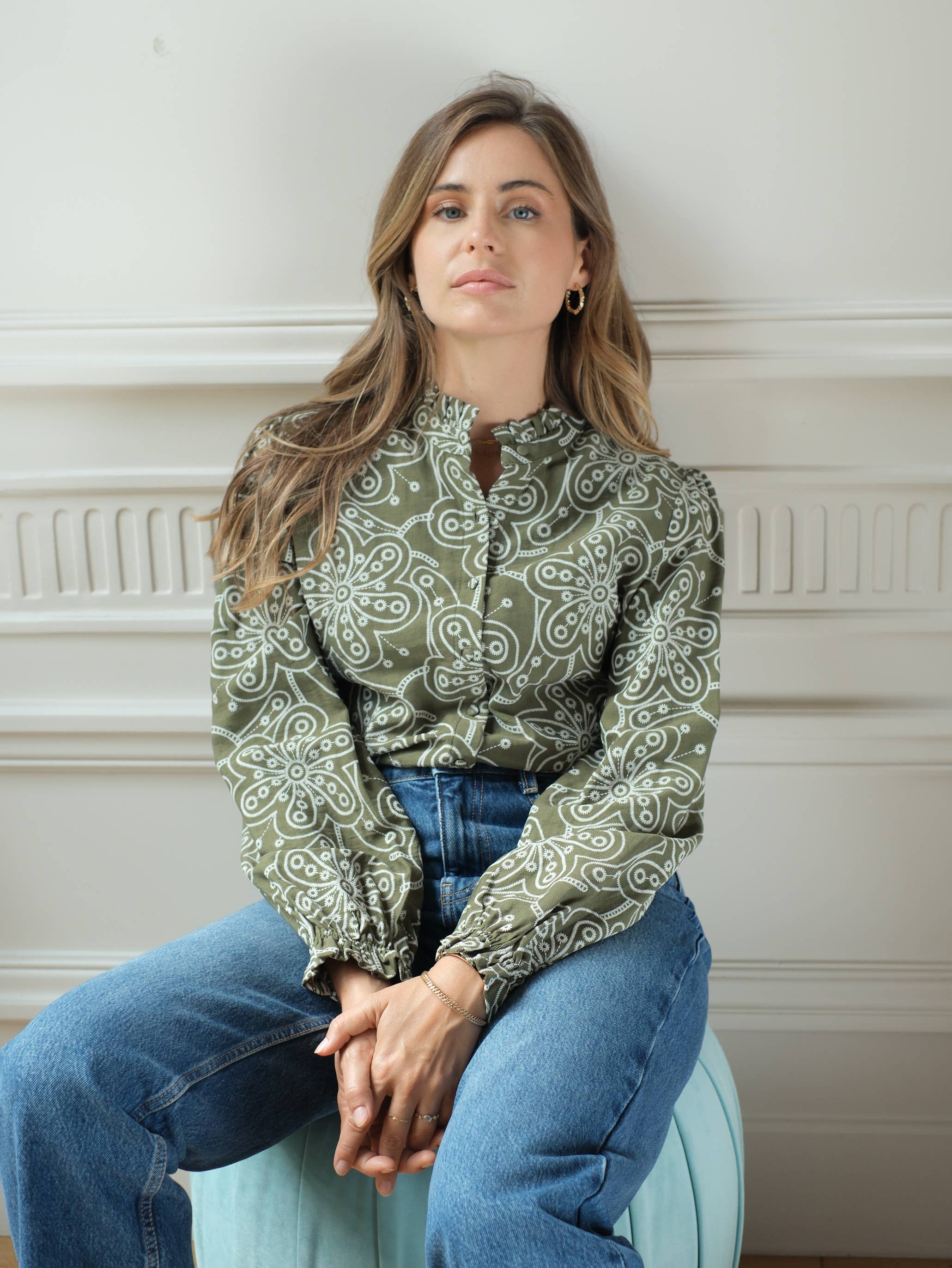 LOVIE & CO - Wholesale Blouse - Women's - Graphic floral print blouse with ruffled collar - 4921T-AMIR0