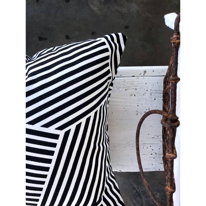 Studio Pillows - Wholesale Throw/Decorative Pillow - Geometric Black and White Pillows - Georgia 2