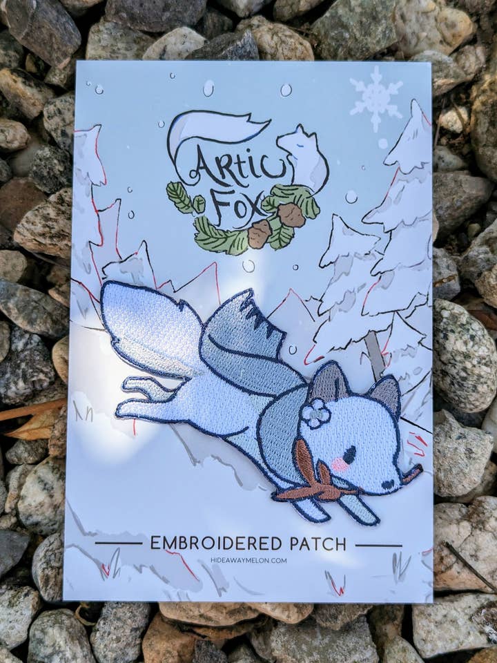 Renard d'hiver - Grand écusson brodé pour la vente par HideawayMelon