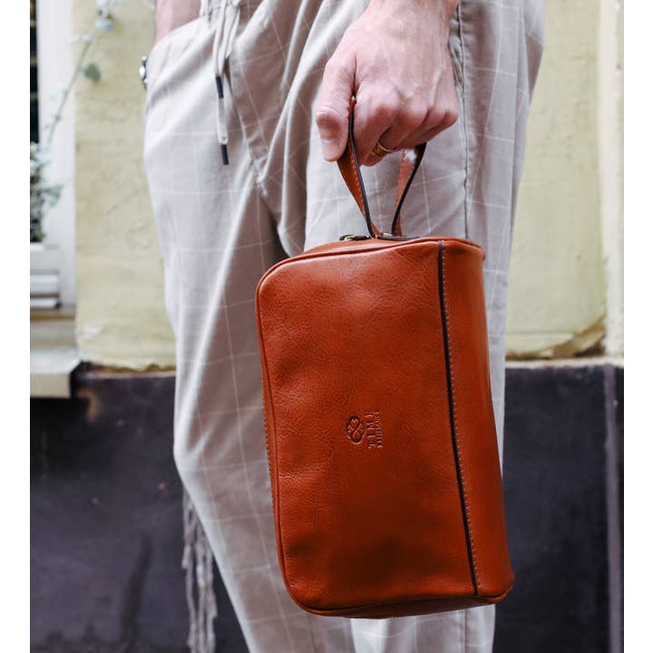 Time Resistance - Wholesale Make-up tas/toilettas - Leren Cosmetica Tas Dopp Kit - All the Kings Men24