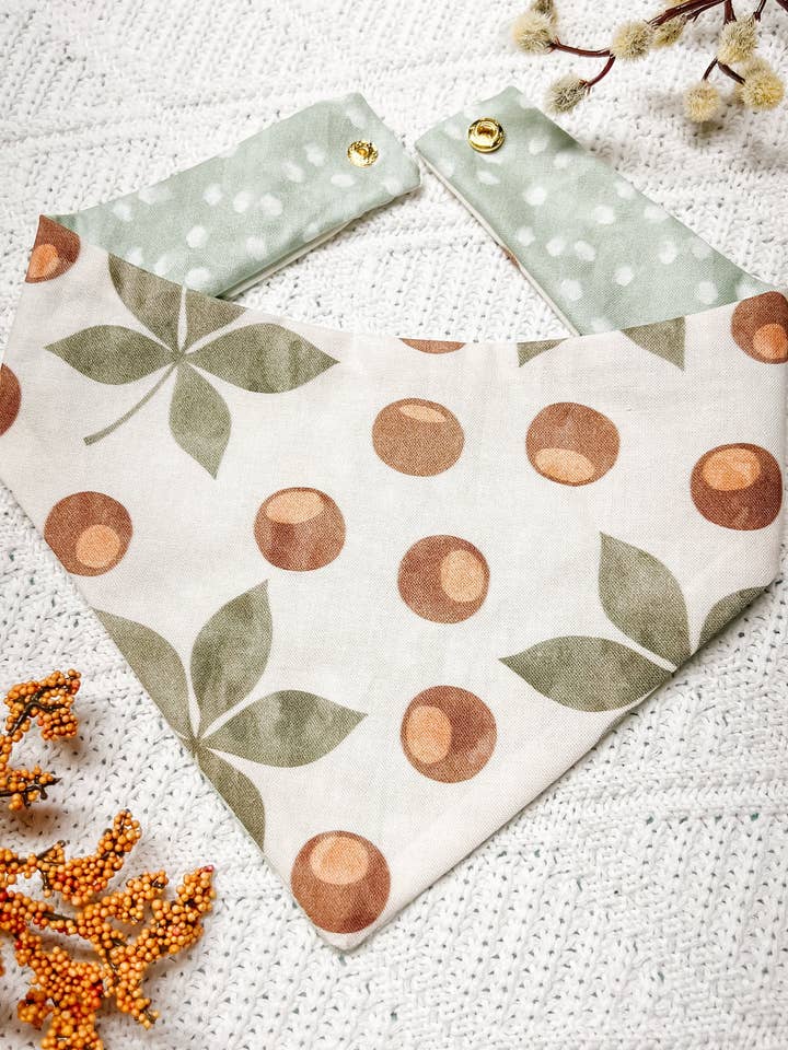 Buckeye vändbar hundbandana, Ohio husdjursscarf med metallknapp för wholesale av StellaLoo