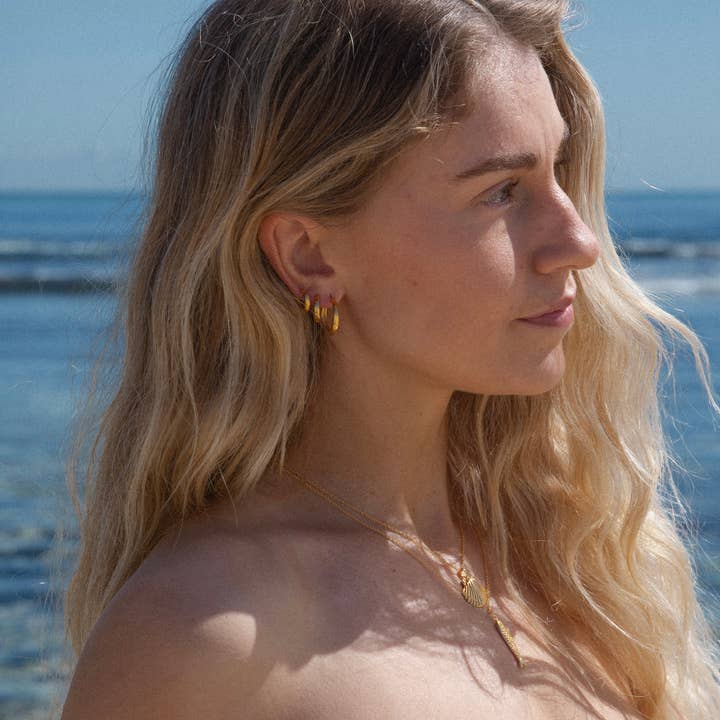 Malakai the Label - Wholesale Hoop earrings - Island Glow Medium Hoops in 18k Gold6