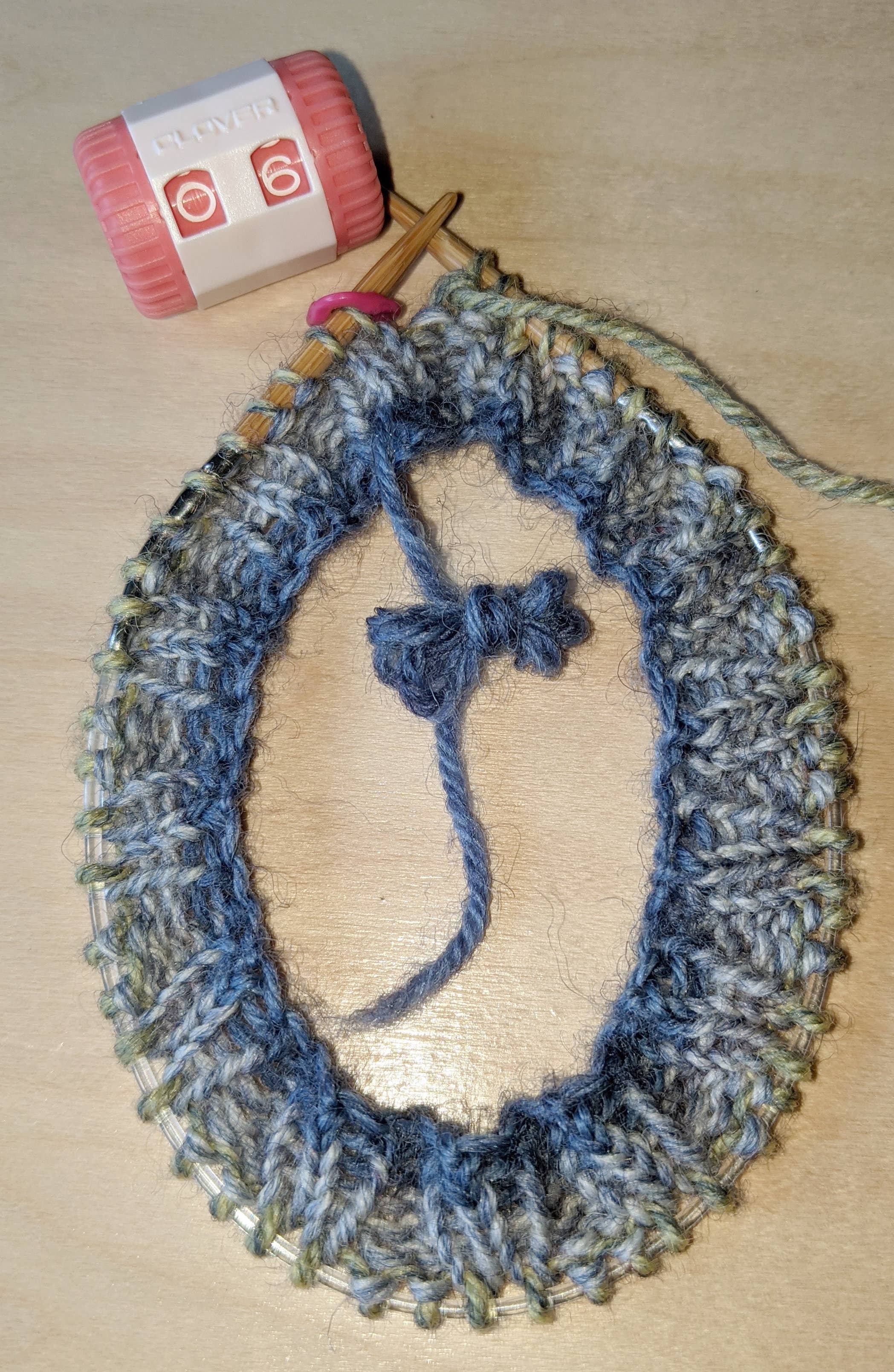 BeeGreen & CraftsPlannersPlus - Wholesale Knitting/Crochet Supplies - DIY Kit to Knit x3 Pairs of Fingerless Gloves (Visual Knit)9