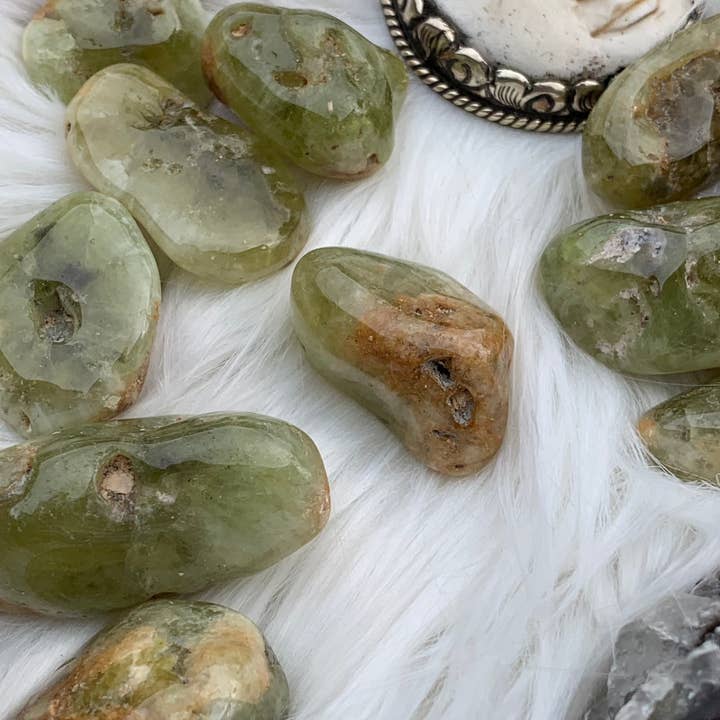 Wild Peonies Xo - Wholesale Spiritual Stone/Crystal - Grossular Green Garnet tumbles3