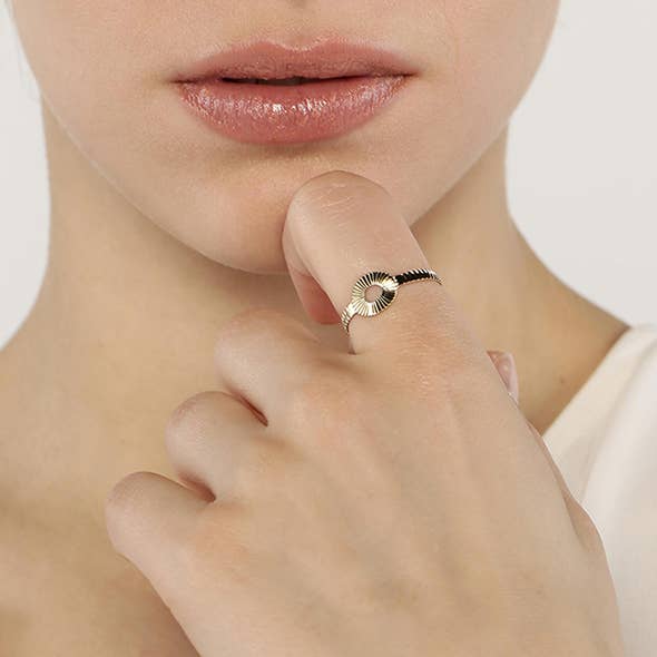 Bague ronde FARO pour la vente par LES FEMMES A BARBES