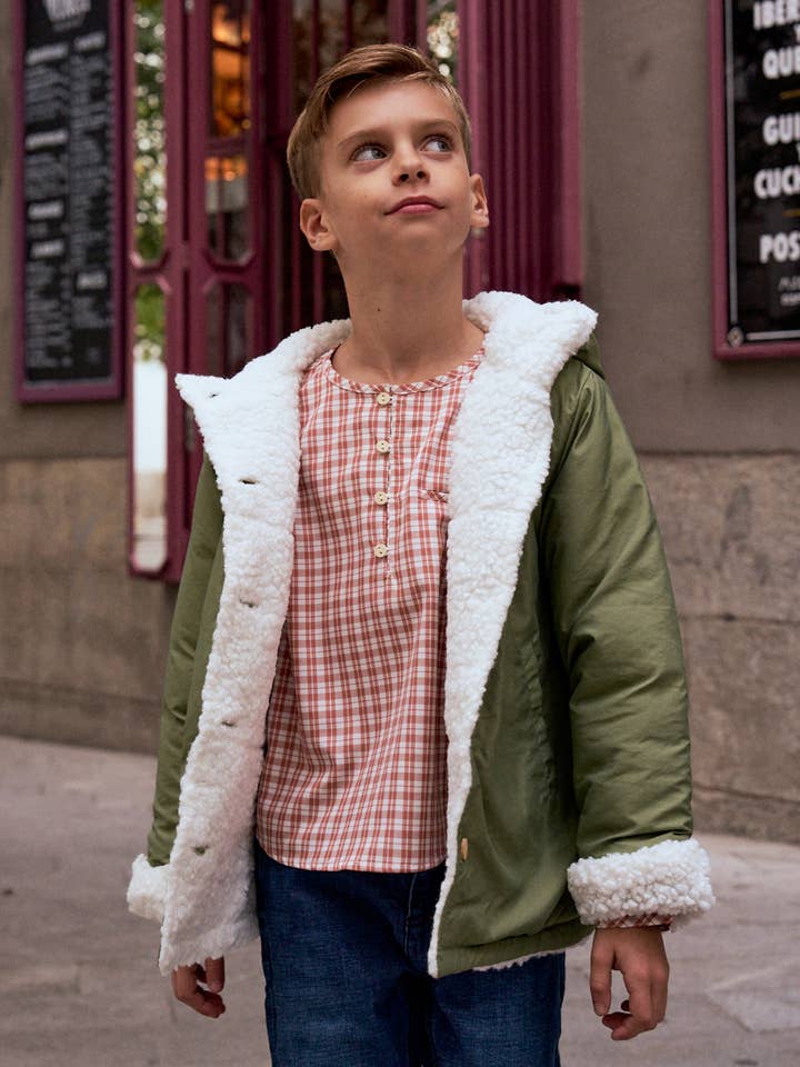 Groene kinderjas met capuchon en synthetische schapenvacht voering voor wholesale door Dadati