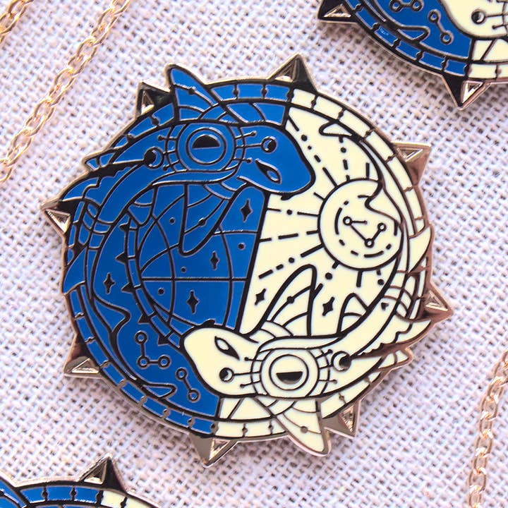 Broche en émail Star Chart Cat Shark pour la vente par Evy Benita