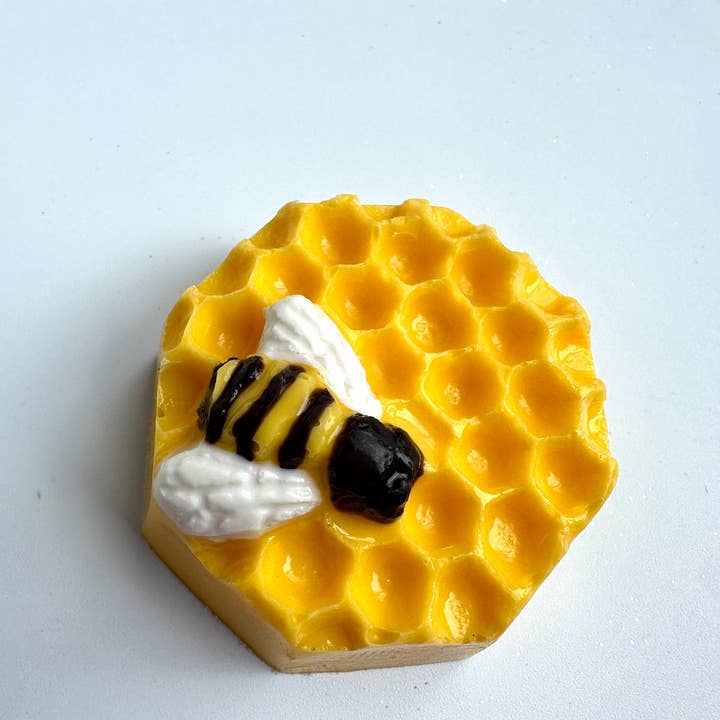 Delightful Chocolates - Wholesale Chocolate Covered Sweets - Bumble Bee Honeycomb Chocolate Covered Oreos3