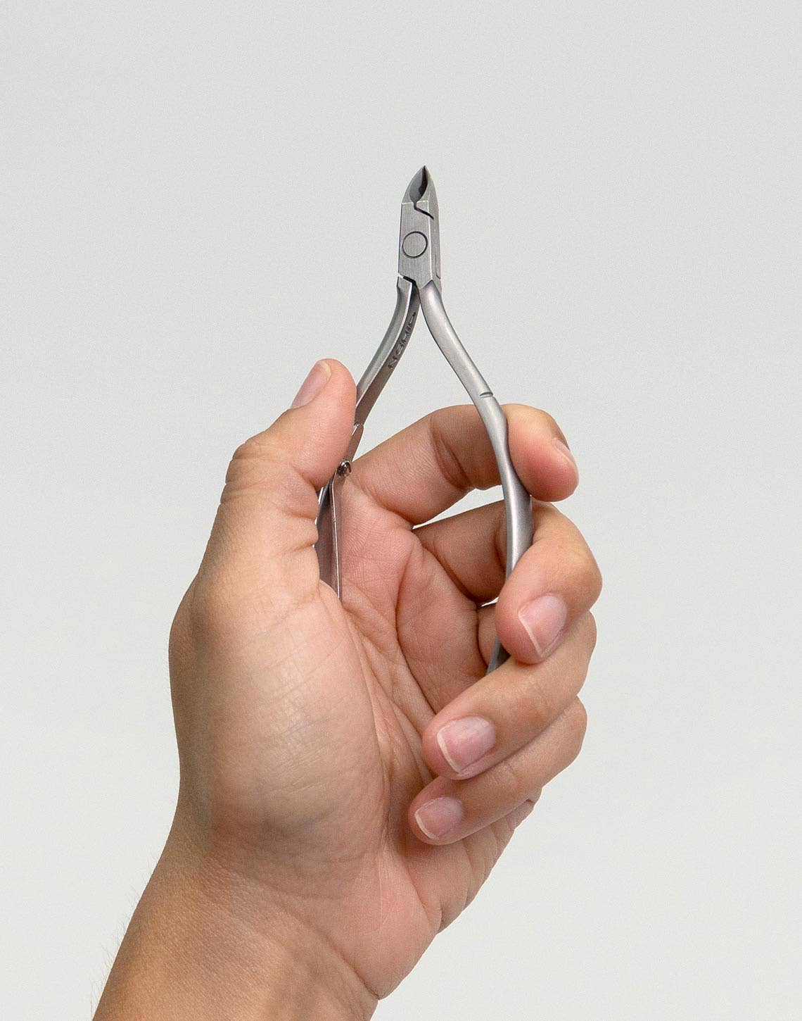 NGHIA - Vente Coupe-cuticules - Pince à cuticules D-01 en acier inoxydable5